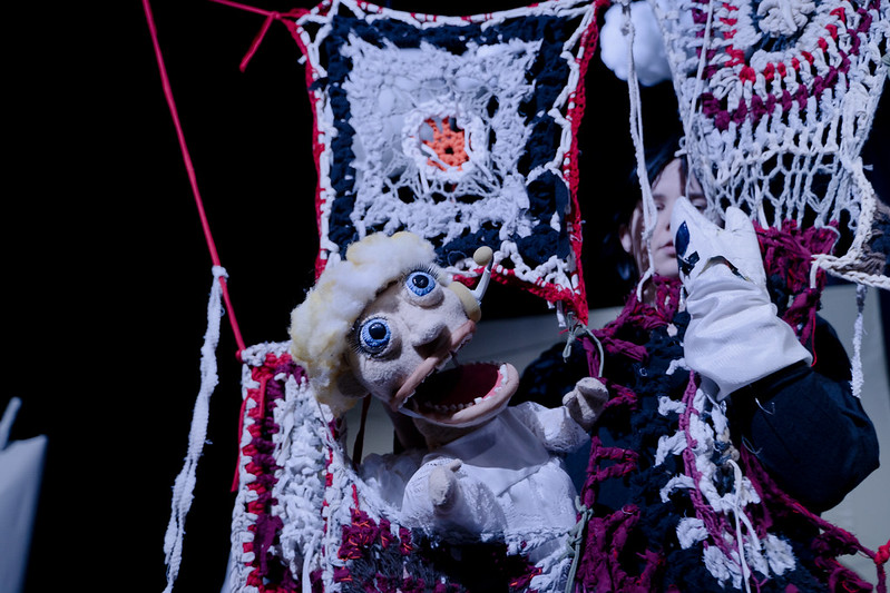 Nukketeatteriesitys Jätä soittopyyntö saatanalle